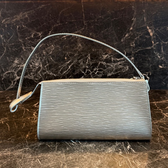 Louis Vuitton Silver Epi Pochette - Picture 2 of 12